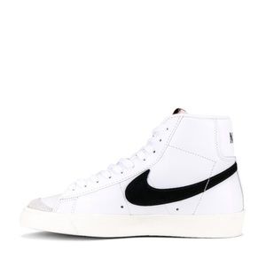 Nike Blazer Mid '77 Vintage in White & Black